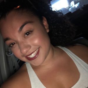 Meet your Posher, Simone